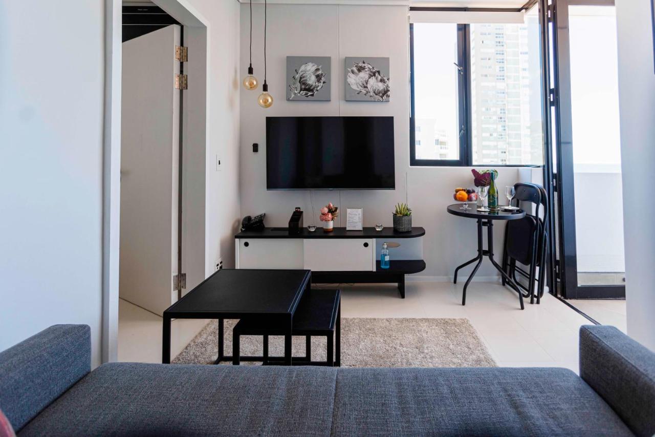 Flamingo Sea Point Sea View Luxury Best Position 1 Bedroom Apartment Queen Size Bed & Inverter For Tv Κέιπ Τάουν Εξωτερικό φωτογραφία